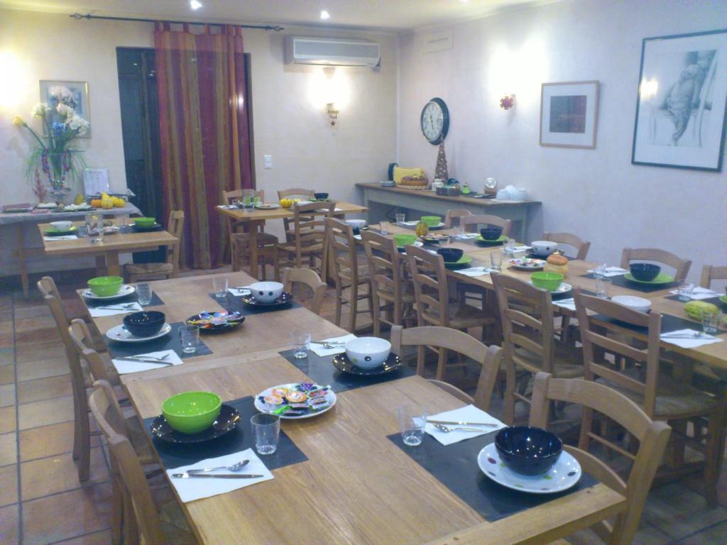 Hotel Le Relais Du Luberon Maubec  Екстер'єр фото